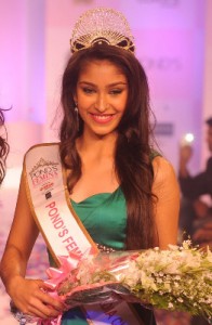 Navneet Kaur Dhillon wins Miss India 2013 contest